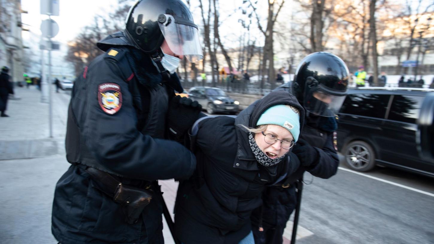 Bürgerrechtler: Festnahmen bei Demonstrationen in Russland