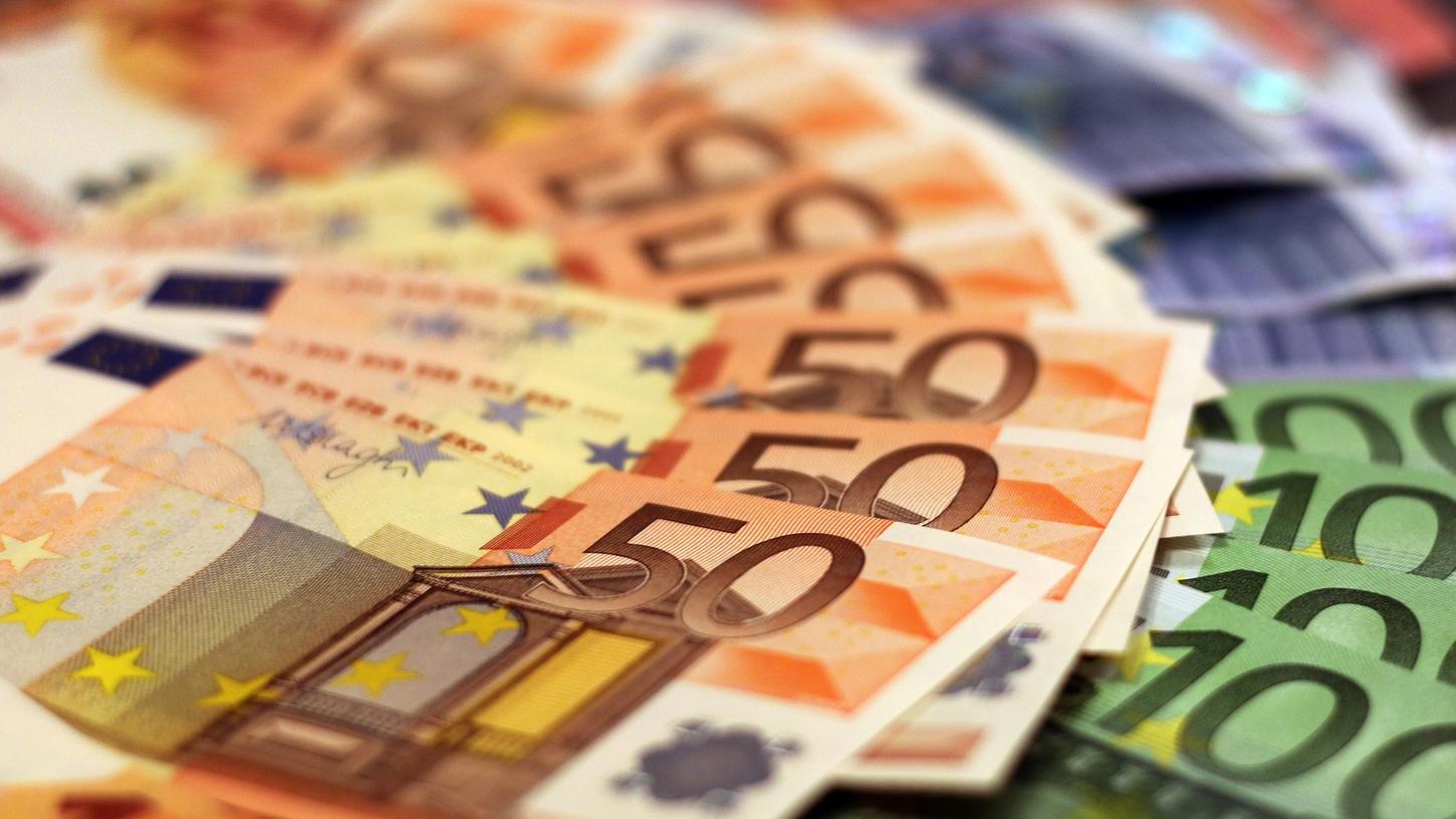 Nürnberg: Betrüger prellen Seniorin um mehrere 10.000 Euro Nürnberg: Betrüger prellen Seniorin um mehrere 10.000 Euro