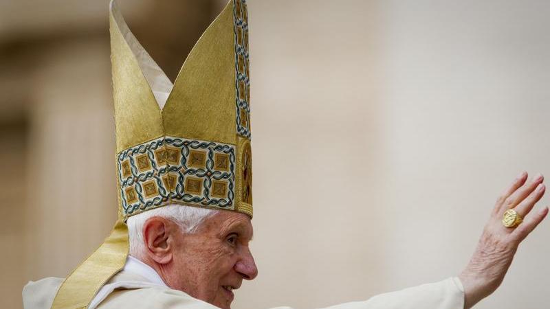 Papst Benedikt XVI. Kommt er zur Freigabe der Ausgrabungen?