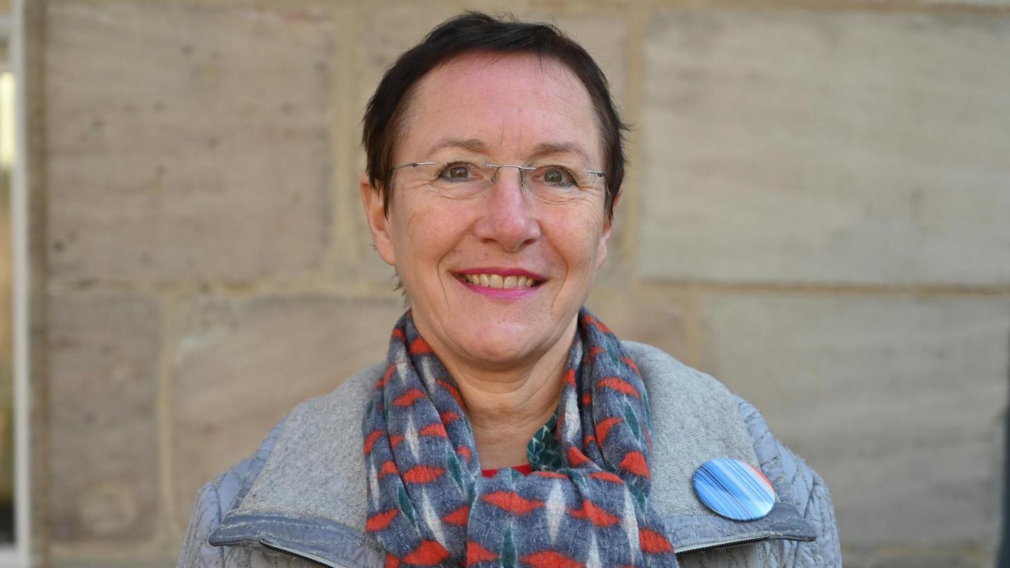 Die frühere Sozialbürgermeister der Stadt Erlangen, Elisabeth Preuß, hat nach mehr als 30 Jahren die FDP verlassen.