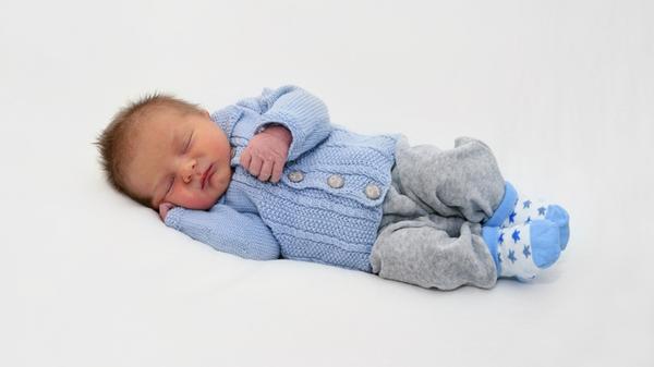 Hallo Welt! Nürnberg ist um einen kleinen Erdenbürger reicher geworden. Leon Philipp kam am 22. März zur Welt und war bei seiner Geburt 48 Zentimeter groß und brachte 3200 Gramm auf die Waage.