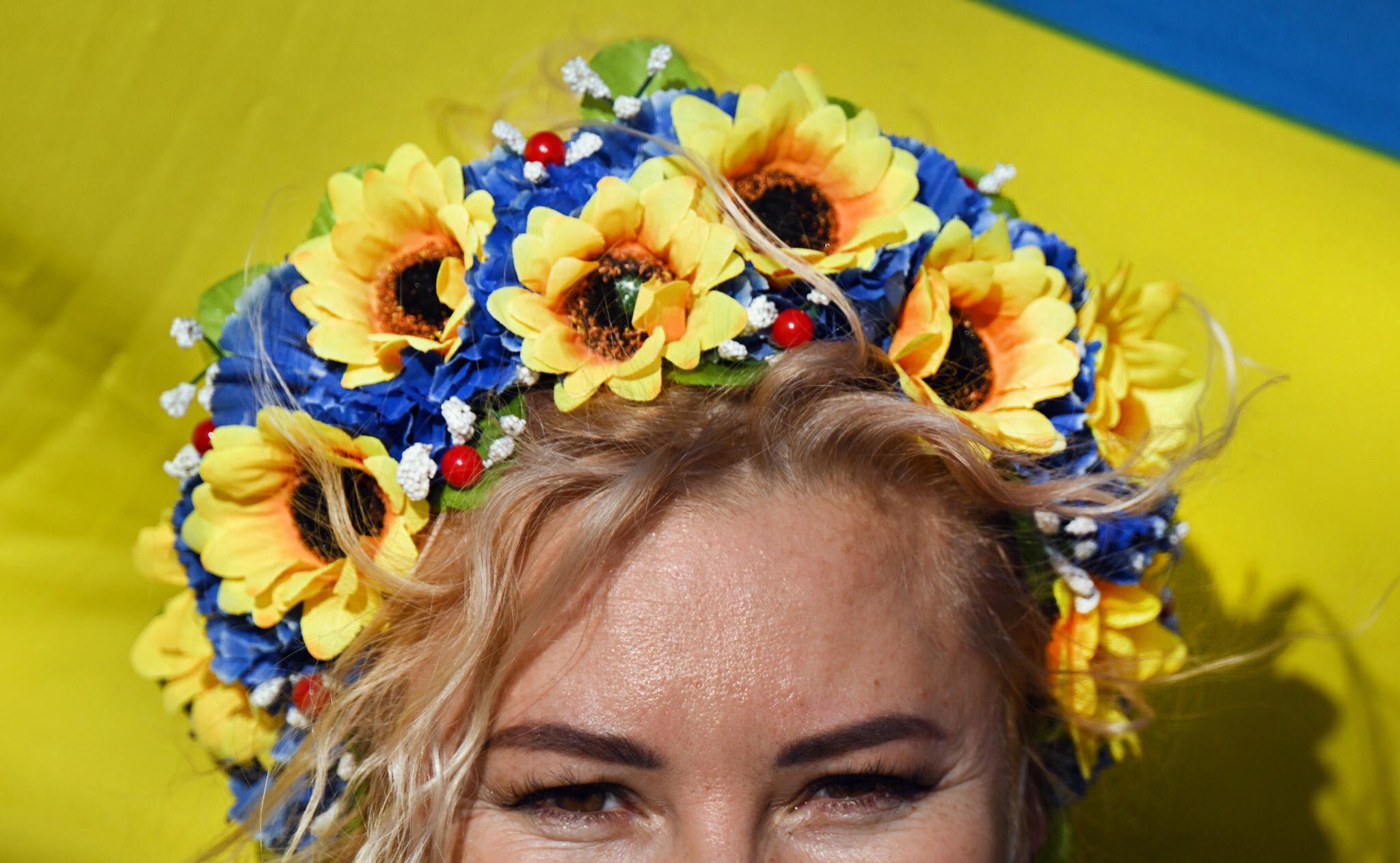 Sportveranstaltungen （1Pcs） HUEGLO Ukrainische Flaggennadel，Ukraine-Flagge-Abzeichen， Klassische gelbe und Blaue geeignet für Feiern Paraden