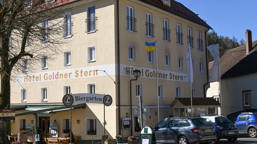  Mitten im Ort liegt das Hotel "Goldner Stern".