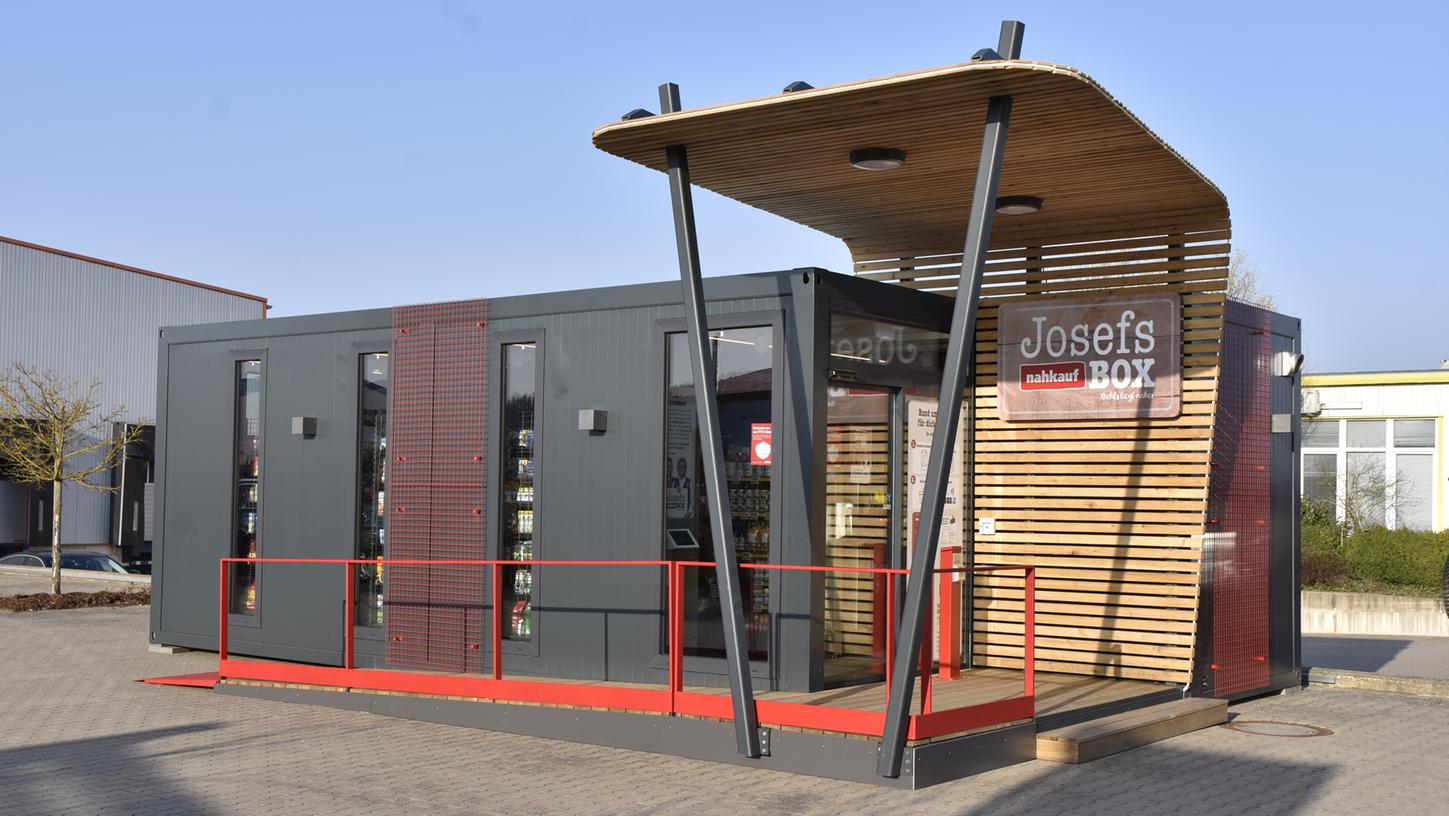 Rewe testet in Franken ein neues Konzept. Die "nahkauf Box" soll perspektivisch vor allem im ländlichen Raum die Nahversorgung sichern. Rewe testet in Franken ein neues Konzept. Die "nahkauf Box" soll perspektivisch vor allem im ländlichen Raum die Nahversorgung sichern.