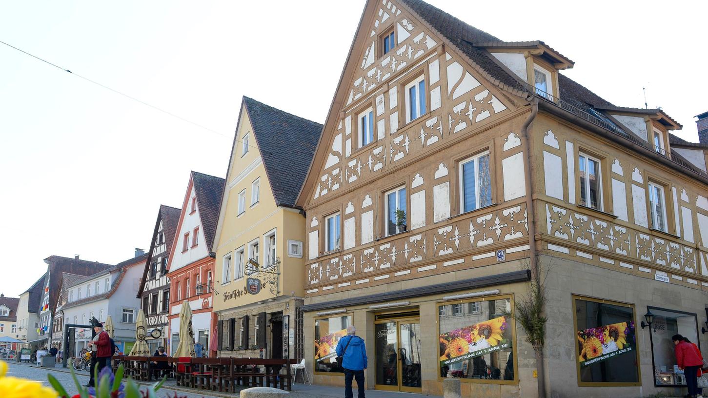 Die Hauptstraße 50 in Forchheim, wo zum 1. April Blumen Sternfrieder eröffnet. Die Hauptstraße 50 in Forchheim, wo zum 1. April Blumen Sternfrieder eröffnet.
