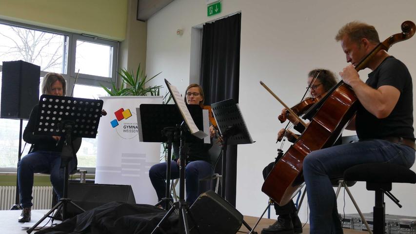 Virtuoses Streichquartett: Daniela Jung, Marije Grevink, Christiane Hörr-Kalmer und Jan Mischlich-Andresen (von links).  