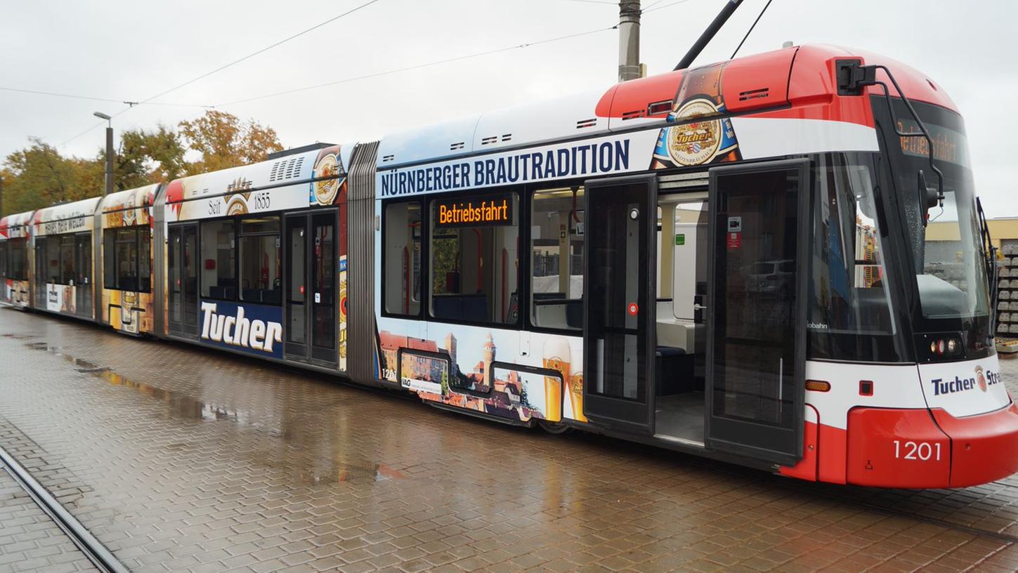 Rollende Bühne: In dieser Straßenbahn finden die Gespräche zum Ist-Zustand und zur Zukunft der Mobilität in Nürnberg statt.
