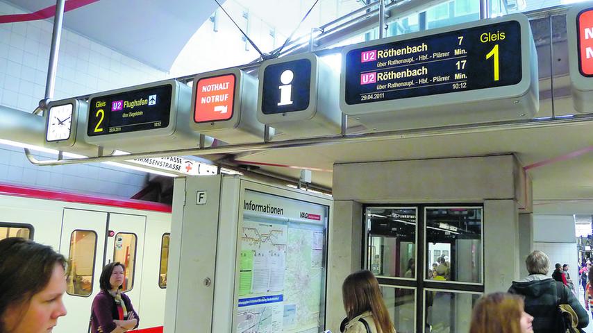 ...wird die Technik rund um den U-Bahn-Betrieb regelmäßig erneuert. Zum Beispiel die Anzeigetafeln auf der Linie U2. Hier kann man nun immer sehen, wann die übernächste U-Bahn kommt. Bei den Bussen...