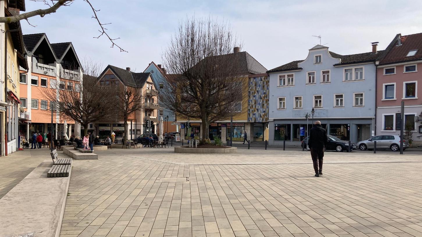 In der Innenstadt von Treuchtlingen finden am 9. und 10. Dezember Bürgerbefragungen statt. In der Innenstadt von Treuchtlingen finden am 9. und 10. Dezember Bürgerbefragungen statt.