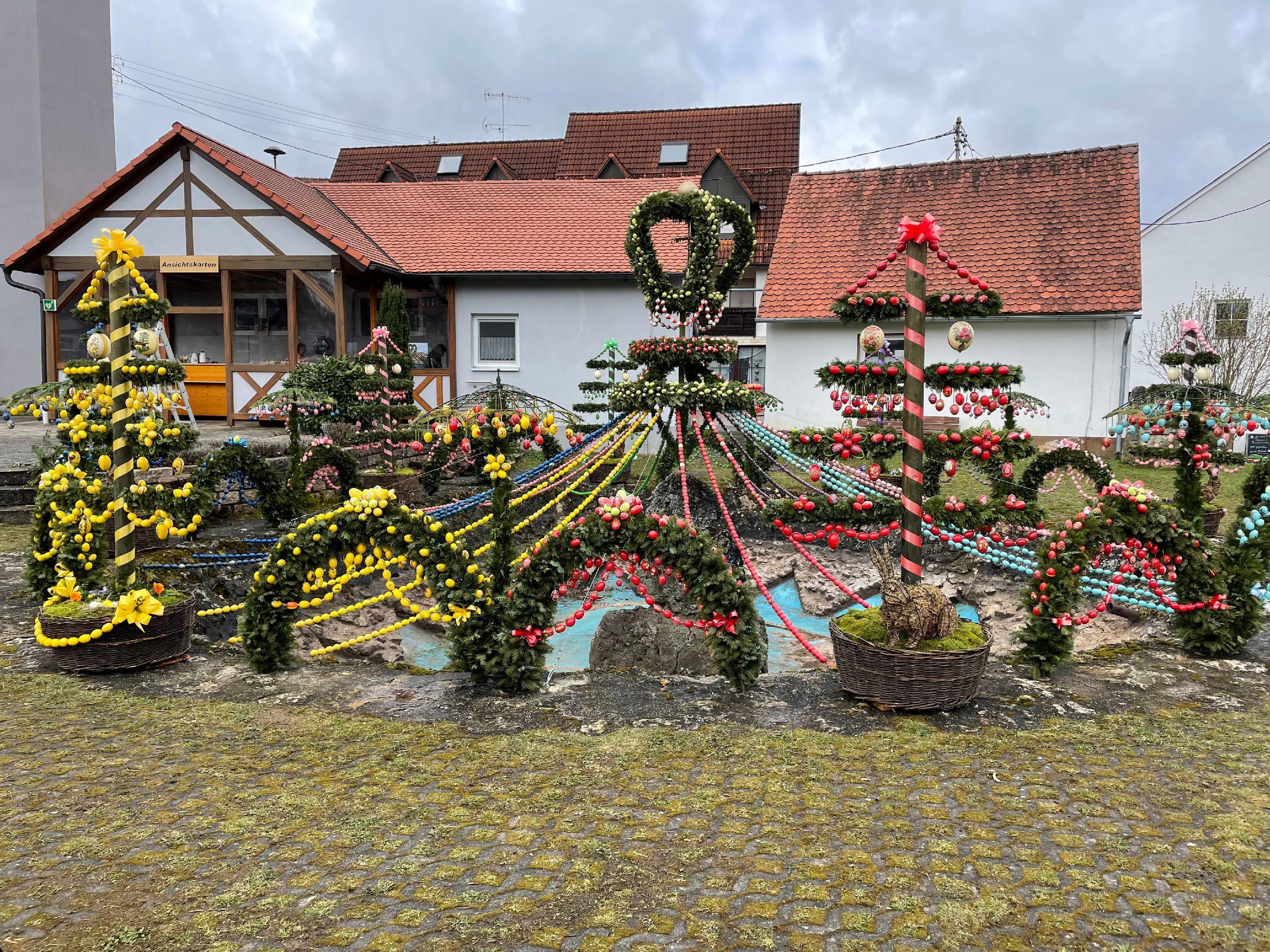 Die Einwohner der kleinen Ortes freuen sich über das erneute Aufleben der Tradition: "Es fühlt sich sehr gut an und gibt uns ein Stück Normalität zurück. Jetzt müssen wir abwarten, wie die Besucher reagieren", so Barbara Pickelmann, Vorsitzende des Heimatvereins.