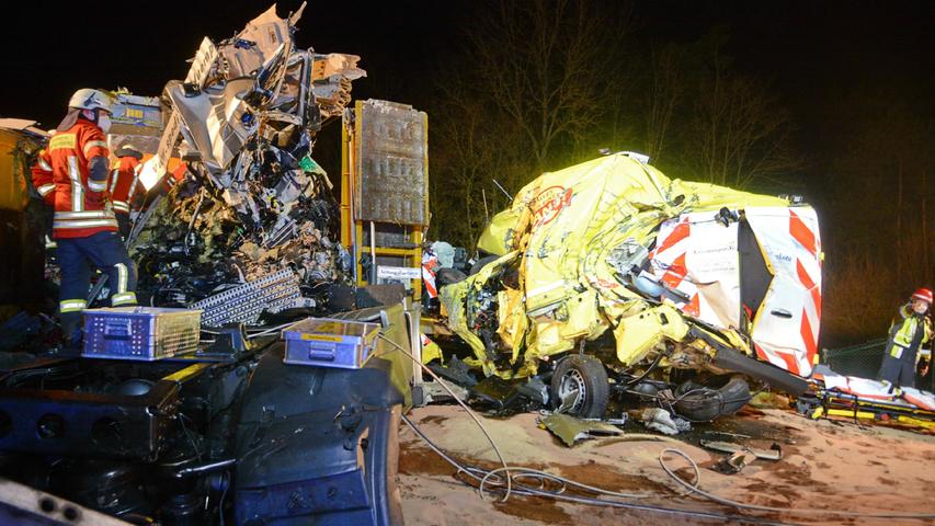 Zwei Tote bei schwerem Lkw-Unfall auf der A9