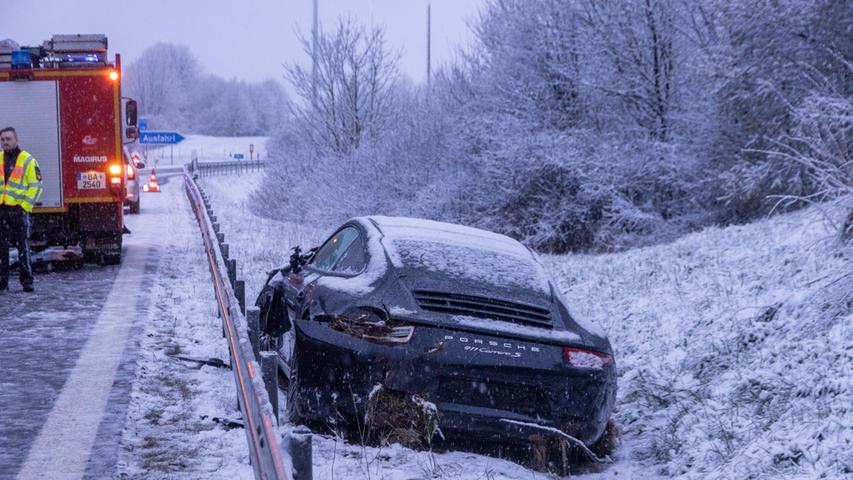 Im April kam der Schnee zurück, die Fahrbahnen der A70 Bayreuth in Richtung Bamberg waren zugeschneit.
