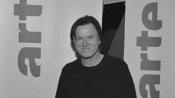 Über vier Jahrzehnte lang war Uwe Bohm im deutschen Fernsehen und auf den Kinoleinwänden zu sehen. Besonders mit Rolle als Tatort-Bösewicht wurde er einem breiten Publikum bekannt. Am 9. April verstarb Bohm völlig unerwartet - mit gerade einmal 60 Jahren.