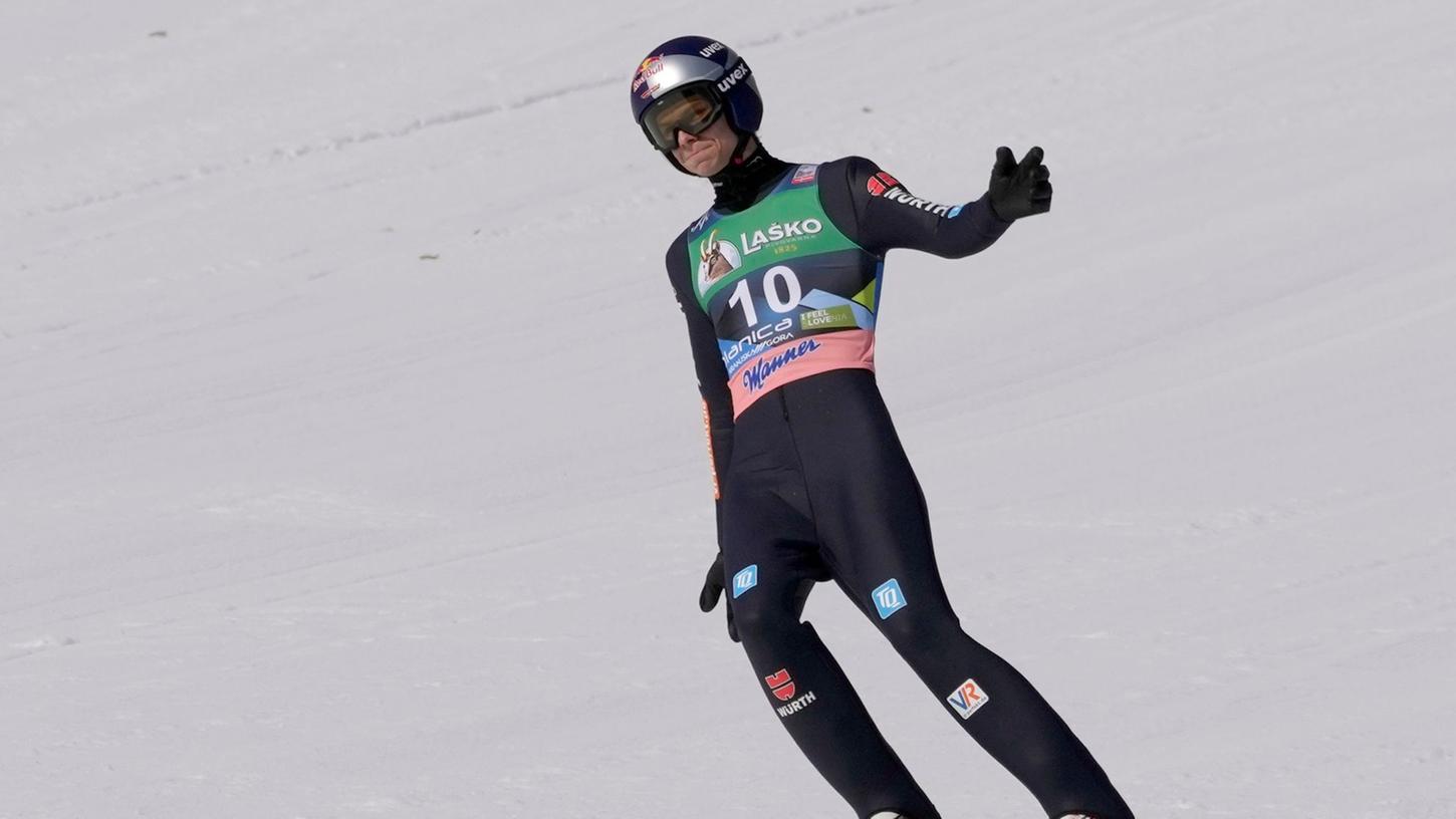 Hat sich einer Knie-Operation unterzogen: Andreas Wellinger in Planica im Zielbereich. Hat sich einer Knie-Operation unterzogen: Andreas Wellinger in Planica im Zielbereich.