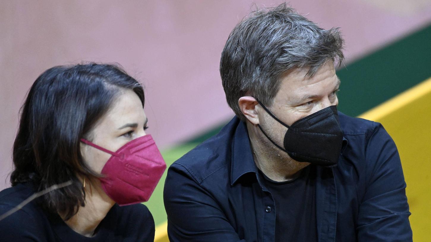 Das ist selten: Annalena Baerbock und Robert Habeck bekommen für ihre Arbeit gerade sogar Lob vom politischen Gegner.
Das ist selten: Annalena Baerbock und Robert Habeck bekommen für ihre Arbeit gerade sogar Lob vom politischen Gegner.