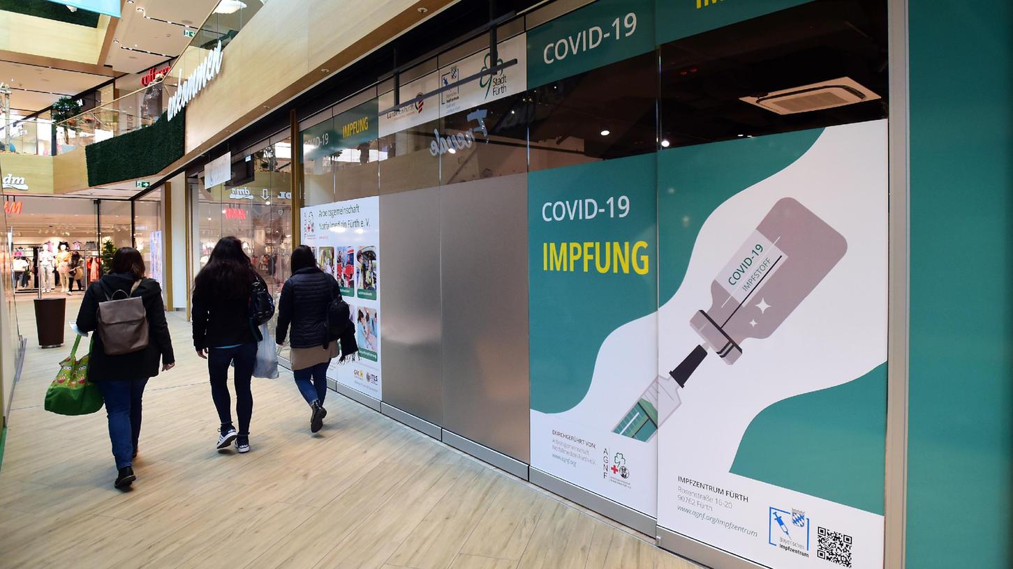 Umgezogen: Die Impfstation im Fürther Einkaufszentrum "Flair" hat eine eigene Ladenfläche in Beschlag genommen. Umgezogen: Die Impfstation im Fürther Einkaufszentrum "Flair" hat eine eigene Ladenfläche in Beschlag genommen.