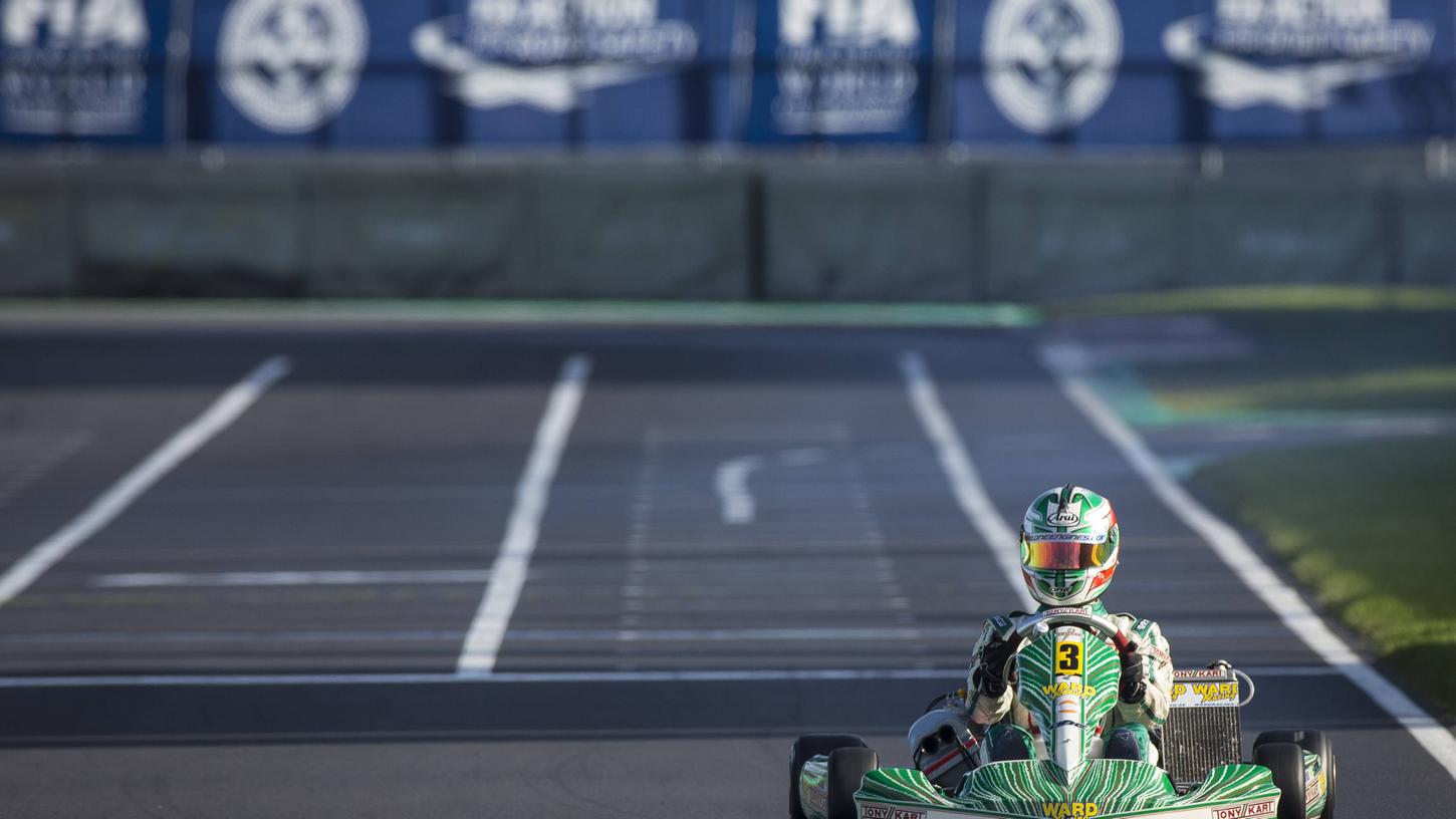 Ein Kart von Ward Racing auf der Strecke. Das Foto zeigt nicht den russischen Teenager. 