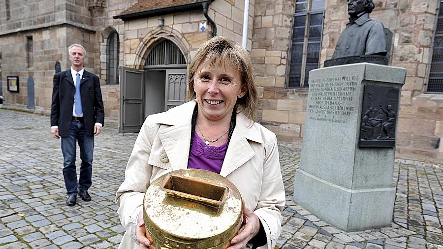 Die Kirche bittet um Teil zwei der Steuer