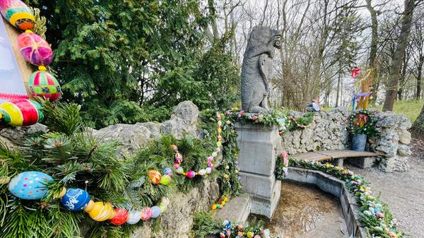 Auch der Osterbrunnen in Erlenstegen ist ein echter Hingucker.