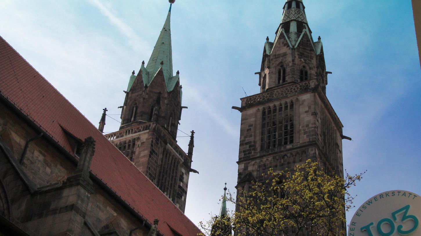 Nach einem kurzen Hoch zum Wochenbeginn erreichte Bayern zur Wochenmitte wieder einen Dämpfer: Nächtliche Schauer brachten mitunter gar Neuschnee. In den kommenden Tagen soll es wieder wärmer werden in Nürnberg und der Region.