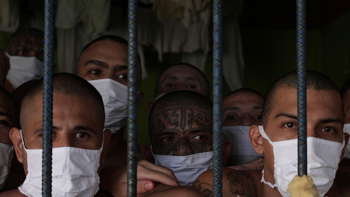 El Salvador: Mehr als 11.000 Gangmitglieder festgenommen