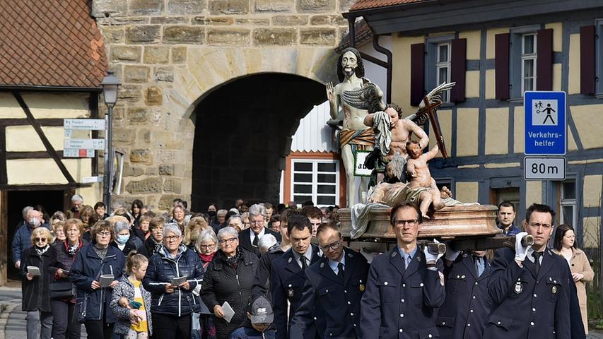 Viele Gläubige nahmen an der Prozession in Neunkirchen teil. 