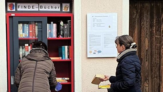 Neu in Weidenbach: Bücherschrank mitten im Ort