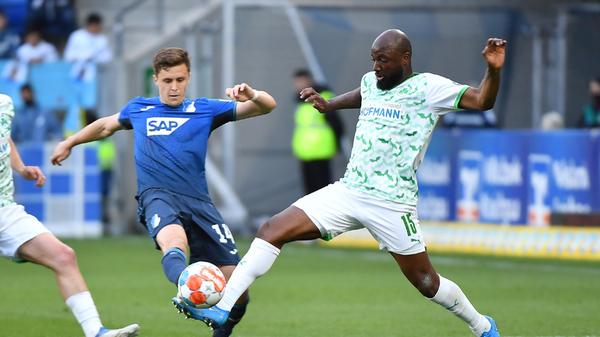 Übernahm nach der Halbzeit die Position ganz links in der Fünferkette und spielte defensiv solide. Gewann im Mittelfeld erstaunlich viele Kopfballduelle. Nach vorne ebenfalls mit einigen guten Zuspielen, im Abschluss aber genauso glücklos wie all seine Kollegen.