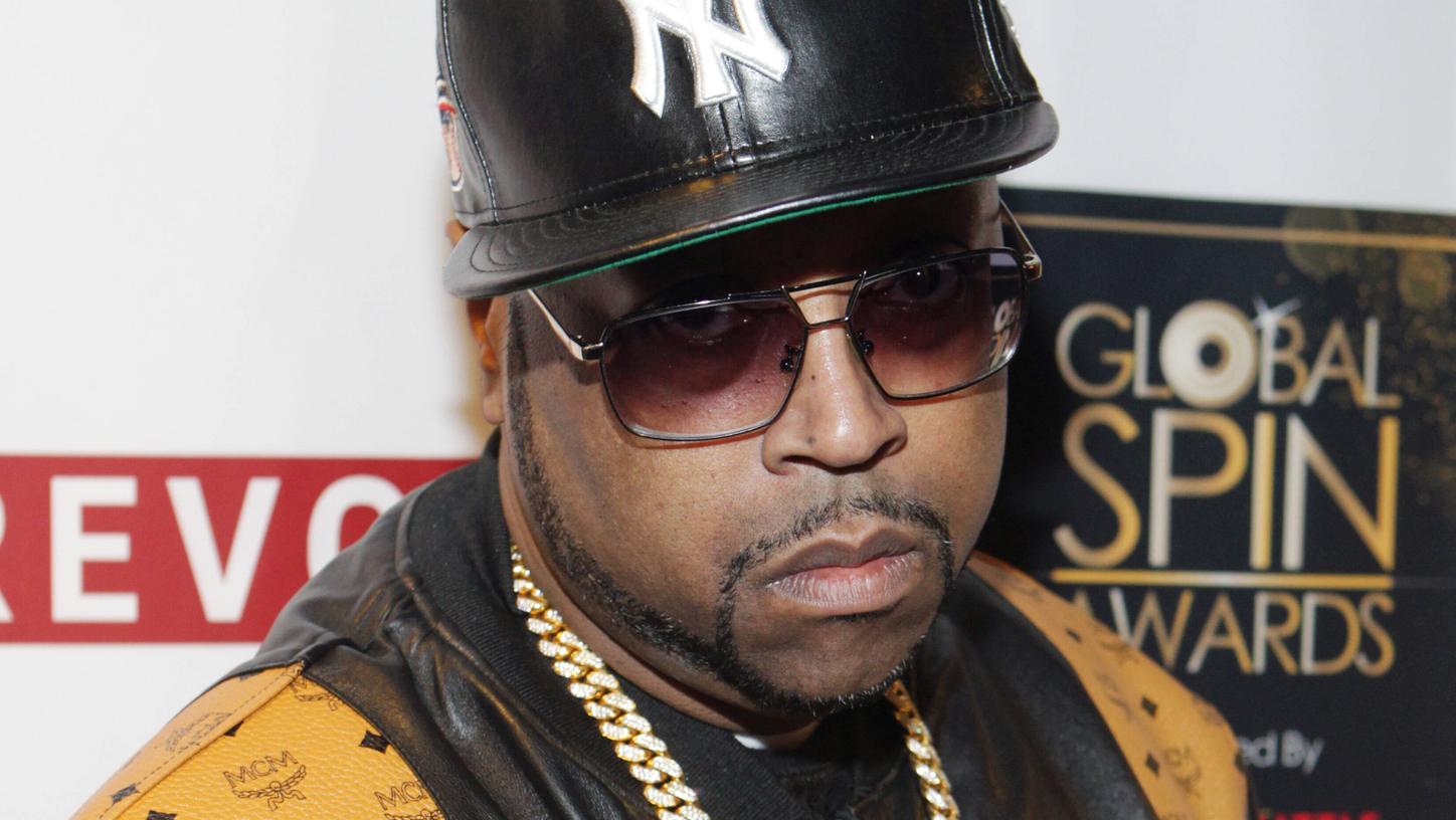 Die Hip-Hop-Welt hat sich ebenfalls bereits zum Tod von DJ Kay Slay geäußert.
Die Hip-Hop-Welt hat sich ebenfalls bereits zum Tod von DJ Kay Slay geäußert.