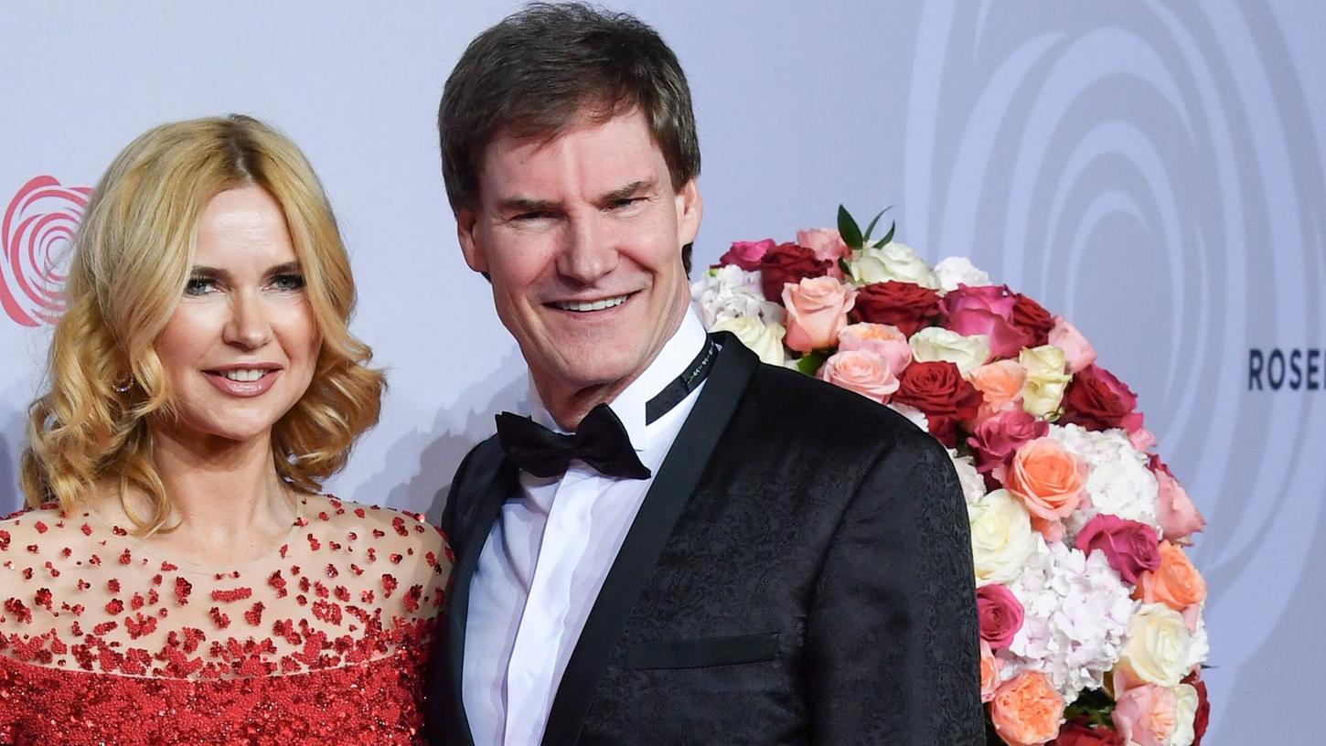 Die Schauspielerin Veronica Ferres und der Finanzunternehmer Carsten Maschmeyer sind seit 2014 verheiratet.
Die Schauspielerin Veronica Ferres und der Finanzunternehmer Carsten Maschmeyer sind seit 2014 verheiratet.