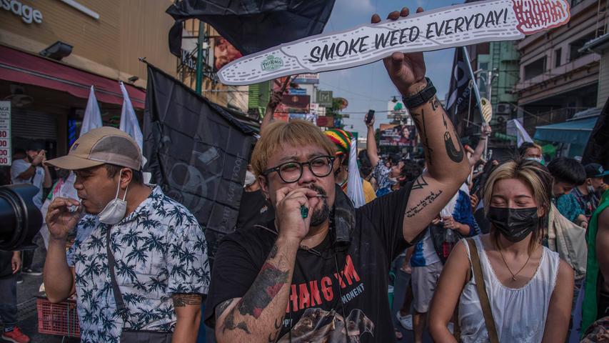 Mit Joints und Plakaten: Weltweite Demos zum Welt-Cannabis-Tag