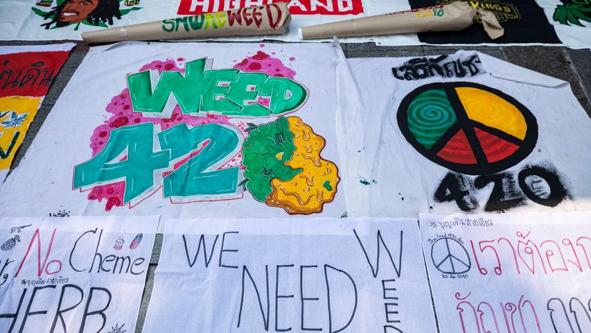 Mit Joints und Plakaten: Weltweite Demos zum Welt-Cannabis-Tag
