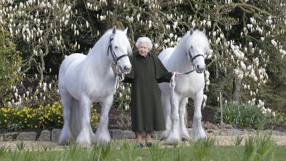 Queen feiert zum 96. Geburtstag ihre Liebe zu Pferden