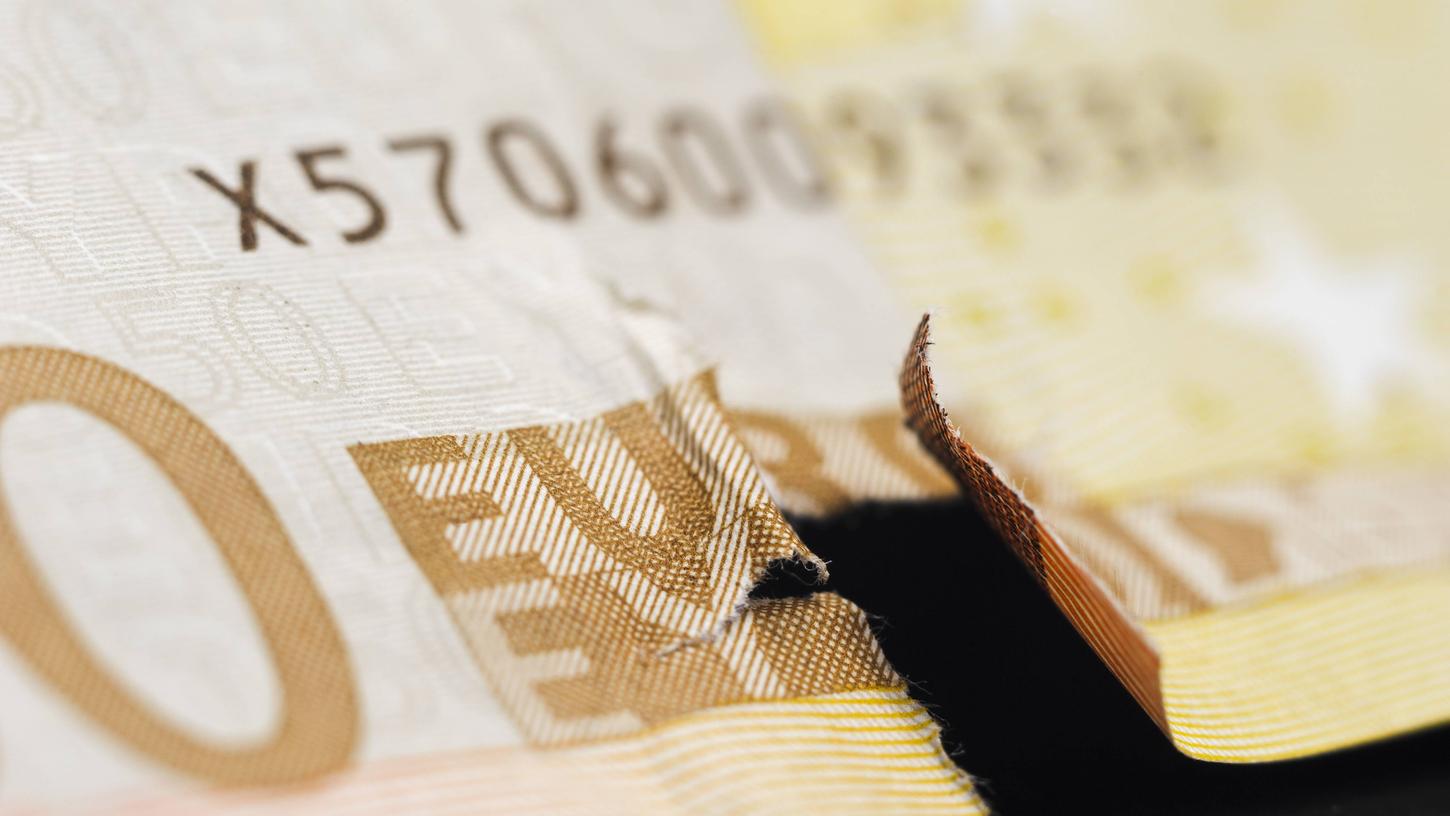 n den meisten Filialen der Deutschen Bank soll es mittelfristig kein Bargeld mehr am Schalter geben.
n den meisten Filialen der Deutschen Bank soll es mittelfristig kein Bargeld mehr am Schalter geben.