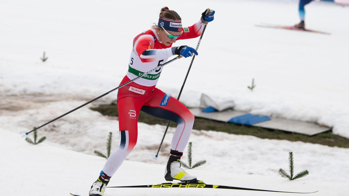 Die norwegische Langlauf-Olympiasiegerin Maiken Caspersen Falla beendet nach zwölf Saisons im Team der Damen ihre Karriere. Die norwegische Langlauf-Olympiasiegerin Maiken Caspersen Falla beendet nach zwölf Saisons im Team der Damen ihre Karriere.