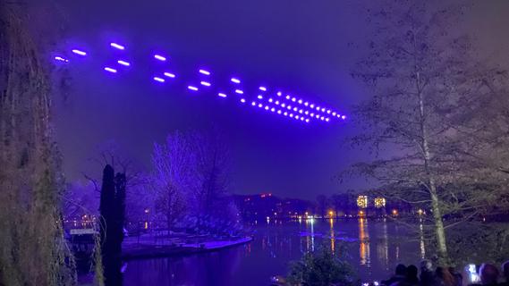 "Nacht der 1000 Lichter": Drohnenshow am Nürnberger Volksfest