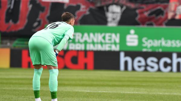 Wirkte schon früh im Spiel nicht so wirklich auf der Höhe und schlug Bälle ins Aus und ins Nichts. Verschuldete dann wegen eines Sekundenschlafs das 1:2, fing sich im Laufe des Spiels aber.