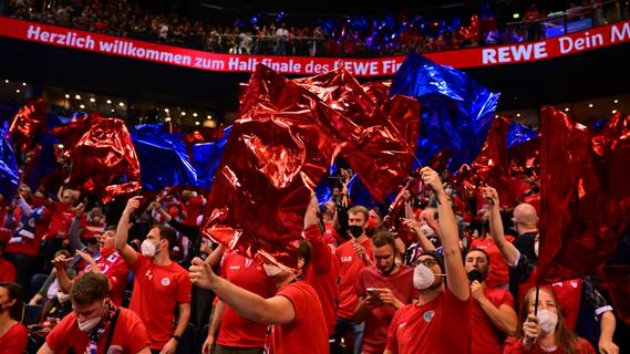 Fränkische Handball-Party: HC Erlangen scheitert in der Pokal-Kür - feiert sich aber trotzdem
