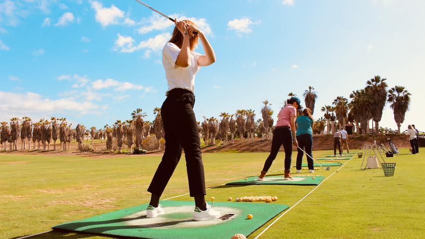 Der Golfplatz war bereits mehrfach Austragungsort internationaler Turniere wie dem "Shell Wonderful World of Golf" und den Open von Teneriffa. Dank des ganzjährigen milden Klimas erfreut sich der Sport auf dem Eiland großer Beliebtheit, auch Kurse werden hier angeboten. 