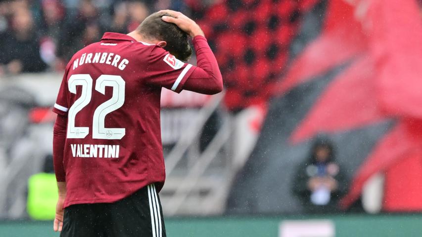 Unlucky penalty kick against Sandhausen: Enrico Valentini missed the opportunity for the club and was frustrated.
