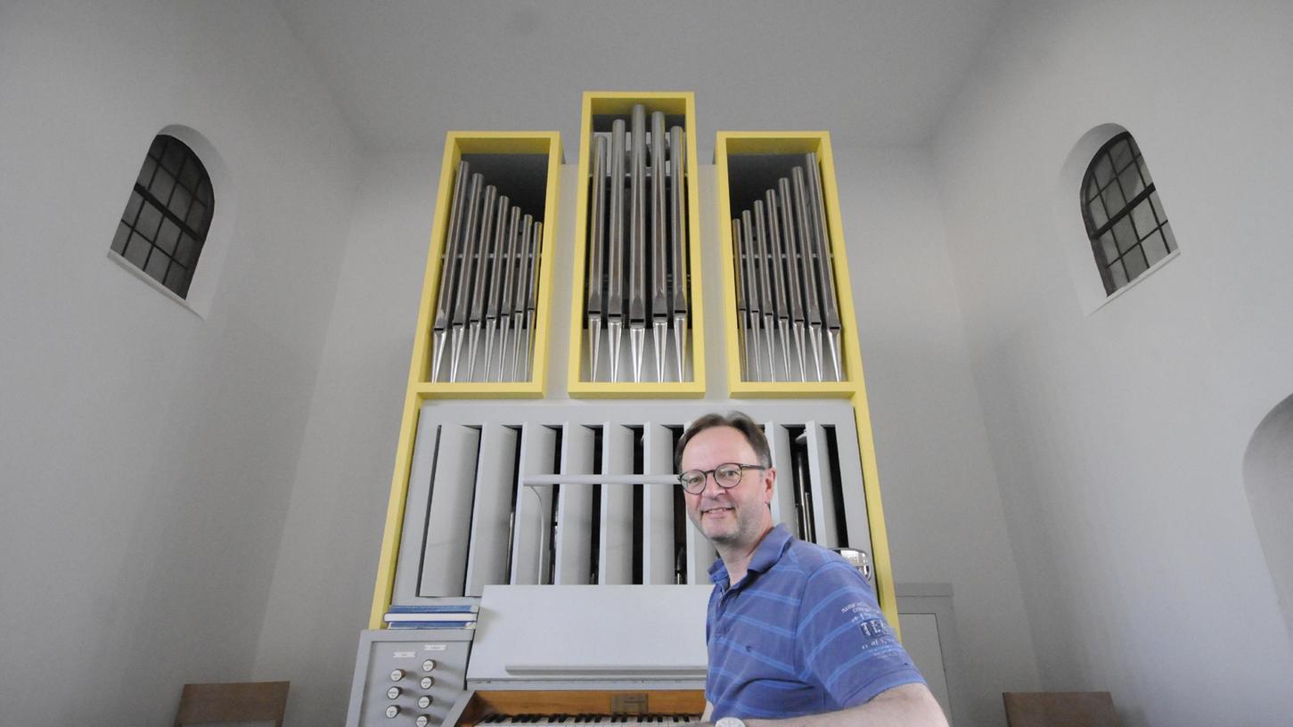 Die letzte Chance auf ein "Klangbad" mit der alten Orgel: Gerald Fink spielt am Sonntag.
Die letzte Chance auf ein "Klangbad" mit der alten Orgel: Gerald Fink spielt am Sonntag.