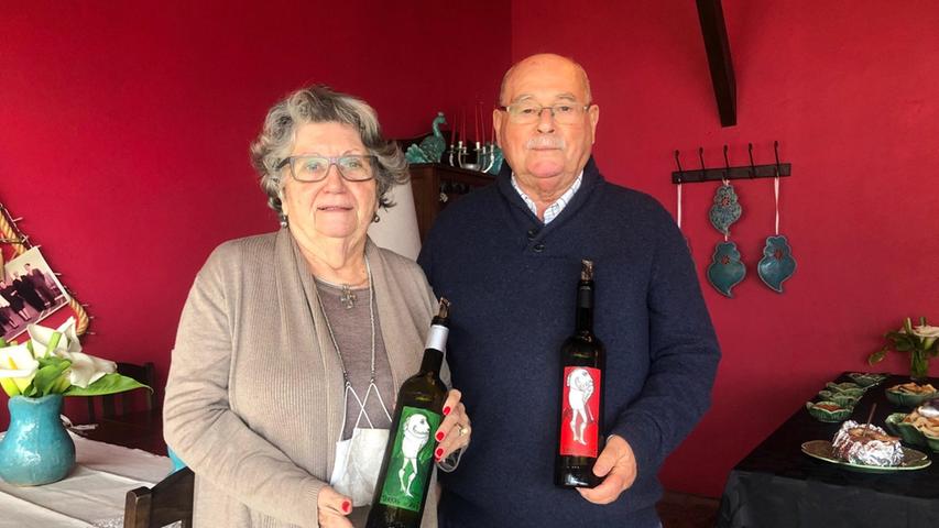 30 000 Flaschen Wein produzieren Duarte und Julia Caldeira mit ihrem "Terras de Avô home" in Seixal im Norden der Insel.