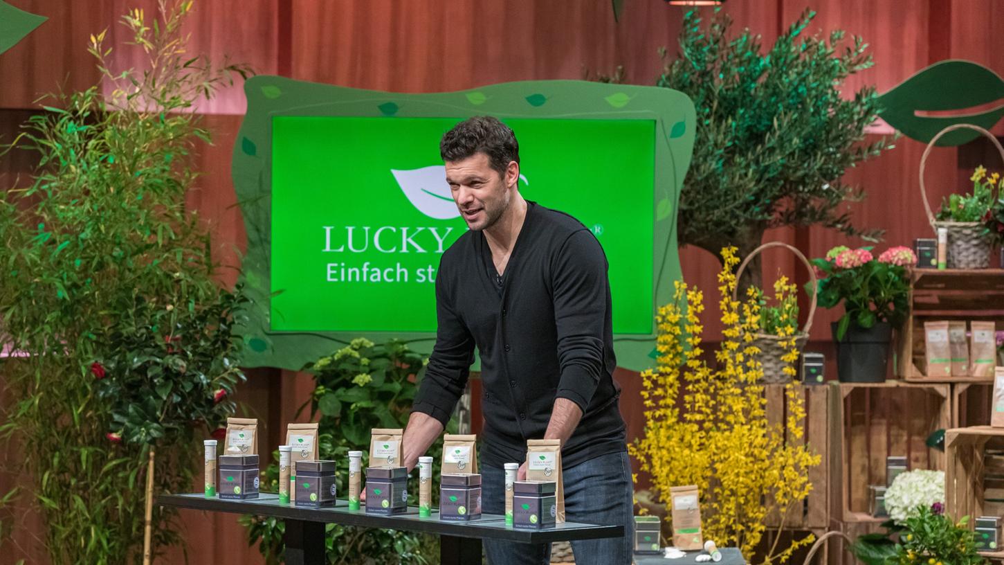 Michael Ballack stellt sein Produkt "Lucky Plant" vor. 