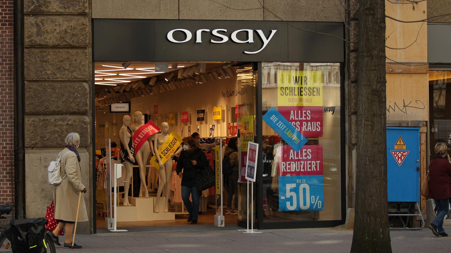 In einigen Orsay-Filialen hat bereits der Ausverkauf begonnen.