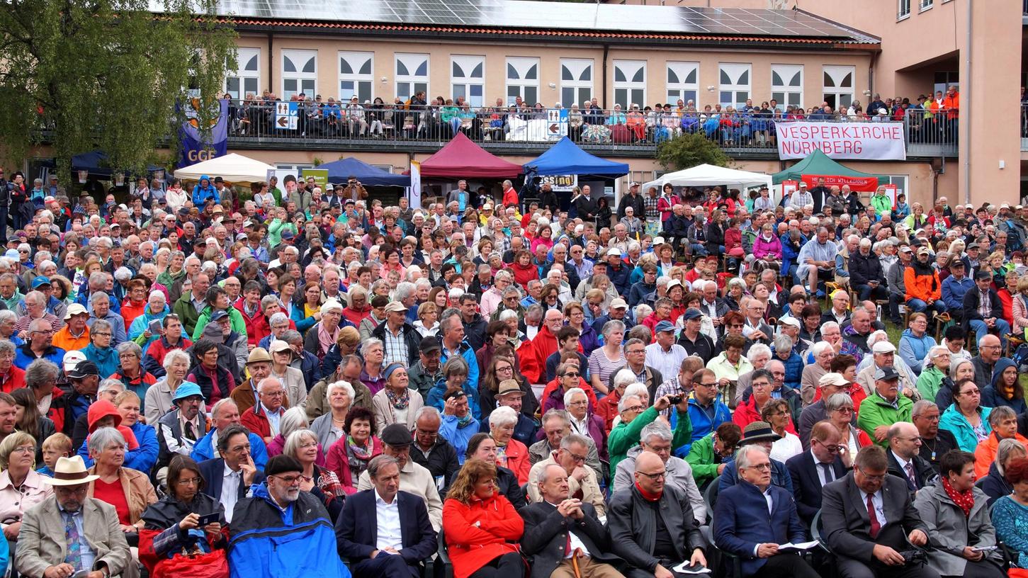 Am Pfingstmontag ist es wieder soweit: Auf dem Hesselberg werden zum evangelischen Kirchentag, wie zuletzt 2019, wieder tausende Besucher erwartet.
Am Pfingstmontag ist es wieder soweit: Auf dem Hesselberg werden zum evangelischen Kirchentag, wie zuletzt 2019, wieder tausende Besucher erwartet.