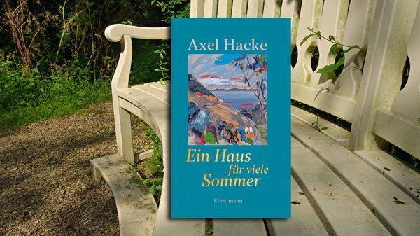 Liebeserklärungen an Italien gibt es schon genügend? Niemals. Die musste unbedingt sein: Axel Hacke schreibt über sein Ferienziel auf der Insel Elba. "Ein Haus für viele Sommer" ist eine große Kolumne in vielen Kapiteln, sie erzählt von Käuzen und Lebenskünstlern, von Glücksmomenten genauso wie von Pleiten, Pech und Pannen. Gewürzt wie immer mit etwas Slapstick und zugleich Melancholie. Hacke-Fans werden bestens bedient, wer den Kolumnisten noch nicht für sich entdeckt hat, kann sich hier in seinen Stil verlieben. (Kunstmann, 24 Euro) Isabel Lauer