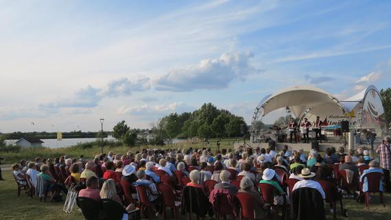Einmal pro Saison wagen sich die Altmühlsee-Festspiele aus Muhr am See heraus: beim KlassikOpen-Air, das heuer am 24. Juli das Parzival-Streichquartett bestreitet.
 
