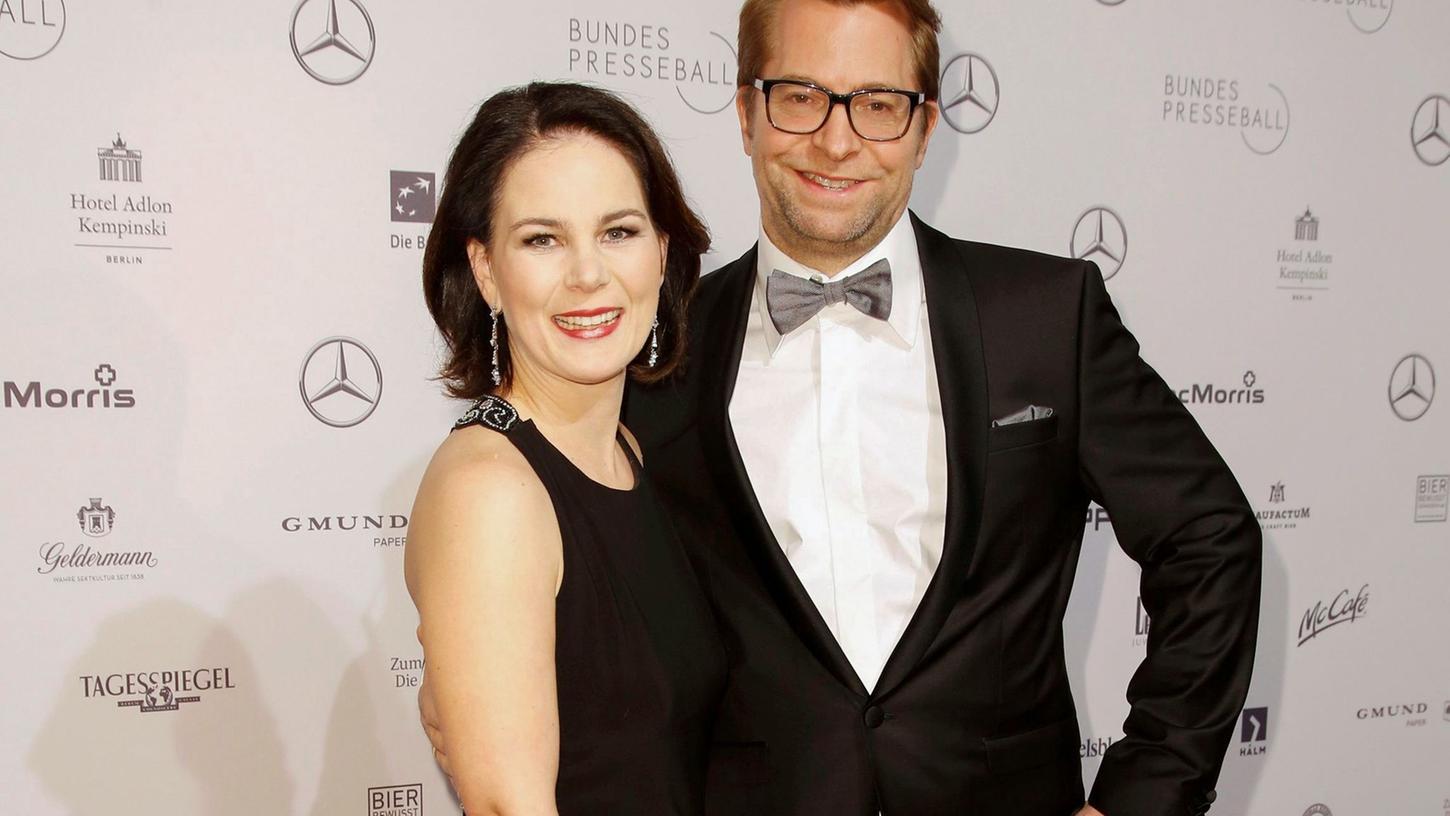 Ehemann der Außenministerin wird Partner bei PR-Agentur Ehemann der Außenministerin wird Partner bei PR-Agentur