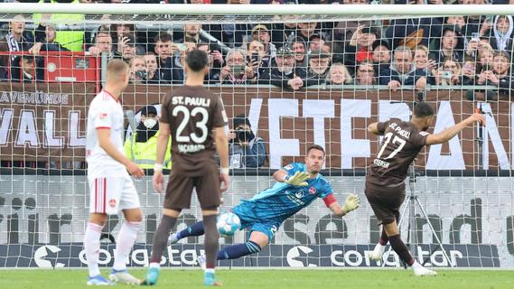 Last-Minute am Millerntor! Club stemmt sich gegen Aufstiegs-Knockout - die Bilder zum Spiel Last-Minute am Millerntor! Club stemmt sich gegen Aufstiegs-Knockout - die Bilder zum Spiel