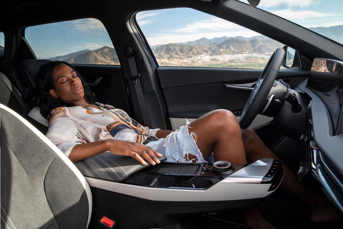 Premium-Relaxion-Sitz: Entspannen während der Ladepause.